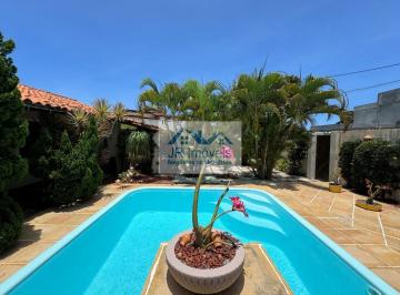 Piscina · Casa à Venda de 3 Quartos, sendo 1 Suíte, Closet, Gabinete mais Casa anexa de 1/4 e 5 Vagas de Garag