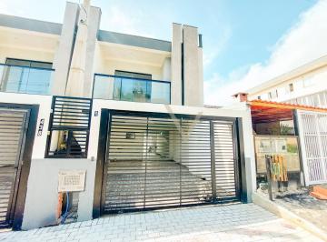 Casa · 123m² · 3 Quartos · 2 Vagas · Sobrado 3 dormitórios a 500m da praia no Itacolomi