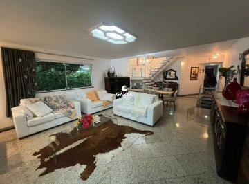 Casa · 337m² · 4 Quartos · 4 Vagas · Casa à venda no Marapé em Santos.