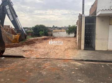 Terreno · 300m² · Terreno com 300 m² disponível para venda no bairro Osvaldo Rezende em Uberlândia-MG