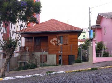 Casa · 205m² · 5 Quartos · 1 Vaga · Casa ampla no bairro São Francisco