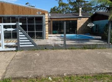 Casa · 220m² · 2 Quartos · 1 Vaga · Casa com piscina em Arroio do Sal