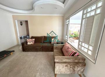 Casa · 240m² · 3 Quartos · 2 Vagas · Casa com 3 Suítes e 240m² à venda em excelente localização no Bairro do Farol - Maceió Alagoas