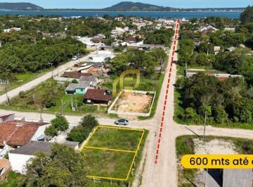 Terreno · 180m² · Excelente Terreno de Esquina Cercado no Nível da Rua Apenas 600 Mts do Mar