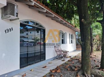 Casa · 126m² · 3 Quartos · 1 Vaga · Casa Padrão, Ótima Localização na entrada da cidade