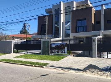 9c2abd3bc72f14e865c6b3045d6e3a622ae8cec8 · Sobrado 03 dormitoiros, suite 170,00 m2 Bairro Bom Retiro