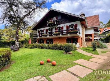 4a999f527bdd624793dc6dc9058af477a3f676e8 · Casa com 5 dormitórios à venda, 405 m² por R$ 2.450.000,00 - Jardim Embaixador - Campos do Jordão/SP