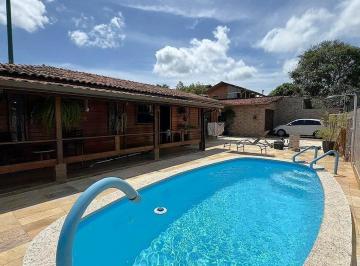 1f8aff193647e52aa56ae91c79cd0f9ab594080a · Casa com 3 quartos e piscina em Florianópolis! Edícula, Área com Churrasqueira e 2 vagas - Praia do 