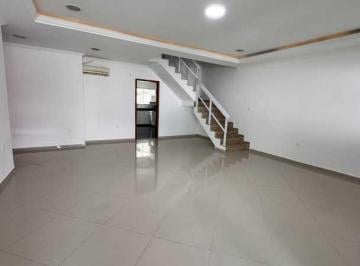 Casa · 261m² · 4 Quartos · 3 Vagas · Casa em Condomínio : Triplex / Residencial / Curicica