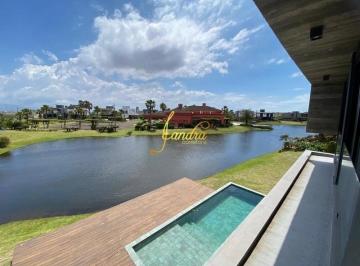 Casa · 355m² · 6 Quartos · 2 Vagas · Sobrado com piscina, 06 suítes, mobiliado e decorado