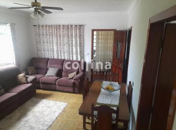 Casa · 233m² · 6 Quartos · 4 Vagas · Casa em Vila Jussara, Carapicuíba/SP de 233m² 6 quartos à venda por R$ 500.000,00