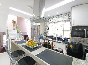 Casa · 194m² · 3 Quartos · 2 Vagas · Casa em Jardim Rio das Pedras, Cotia/SP de 194m² 3 quartos à venda por R$ 750.000,00