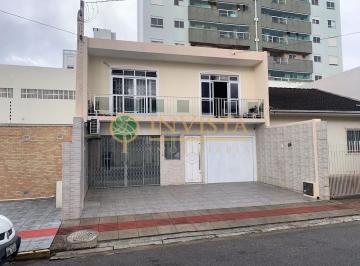 Casa · 220m² · 3 Quartos · 4 Vagas · Casa em Estreito, Florianópolis/SC de 0m² 3 quartos à venda por R$ 998.000,00