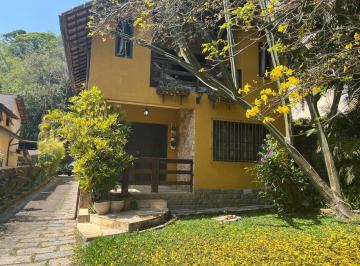 Casa · 208m² · 4 Quartos · 3 Vagas · Casa em Valparaíso, Petrópolis/RJ de 208m² 4 quartos à venda por R$ 1.100.000,00