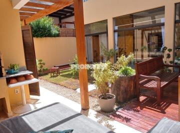 Casa · 230m² · 3 Quartos · 3 Vagas · Casa em Vila Diva, Carapicuíba/SP de 230m² 3 quartos à venda por R$ 1.360.000,00