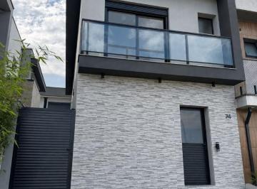 Casa · 123m² · 3 Quartos · 2 Vagas · Casa em Jardim Semiramis, Cotia/SP de 123m² 3 quartos à venda por R$ 1.099.000,00