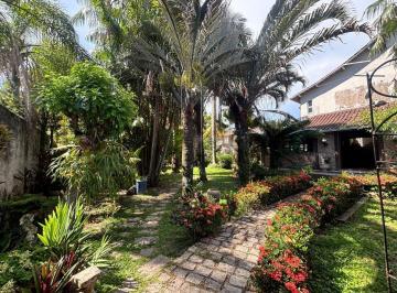 Casa · 300m² · 5 Quartos · 1 Vaga · Casa em Itaipu, Niterói/RJ de 300m² 5 quartos à venda por R$ 950.000,00