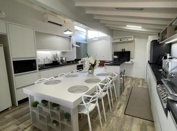 Casa · 92m² · 2 Quartos · 1 Vaga · Casa em Centro, Florianópolis/SC de 92m² 2 quartos à venda por R$ 960.000,00