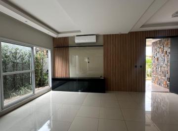 Casa de 3 quartos, Uberlândia · . Casa à venda no Condomínio Manhattan . Uberlândia