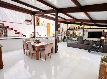 Casa · 330m² · 3 Quartos · 4 Vagas · Casa em Jardim Indaiá, Embu das Artes/SP de 330m² 3 quartos à venda por R$ 1.890.000,00