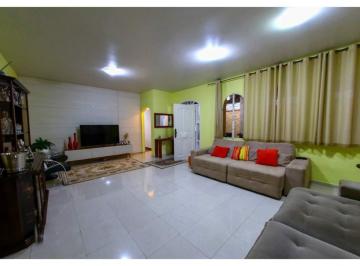 Casa · 370m² · 5 Quartos · 6 Vagas · Casa em Vila Galvão, Guarulhos/SP de 370m² 5 quartos à venda por R$ 2.100.000,00