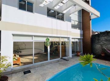 Casa · 215m² · 3 Quartos · 2 Vagas · Casa em Coqueiros, Florianópolis/SC de 215m² 3 quartos à venda por R$ 2.800.000,00