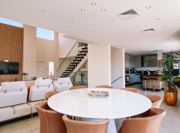 Casa · 320m² · 4 Quartos · 6 Vagas · Casa em Jardim Caiapia, Cotia/SP de 320m² 4 quartos à venda por R$ 2.400.000,00