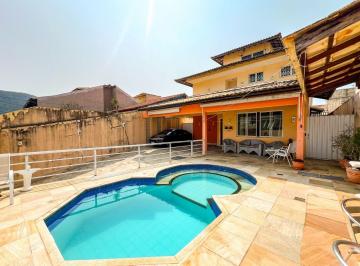 Casa · 265m² · 5 Quartos · 4 Vagas · Casa em Piratininga, Niterói/RJ de 265m² 5 quartos à venda por R$ 1.800.000,00