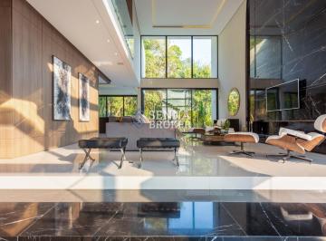 Casa de 3 quartos, Curitiba · Casa em condomínio a venda em Santa Felicidade · 539m² · 3 quartos · 4 vagas