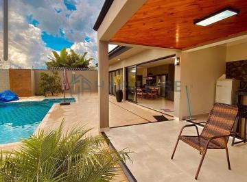 Foto 01 · Chácara à venda em localização privilegiada, com 3 quartos, 2 suítes, 2 salas e 380m² de área. Aprov