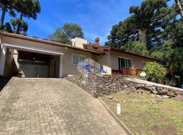 Casa · 223m² · 4 Quartos · 2 Vagas · Casa 4 quarto em Canela em meio a natureza