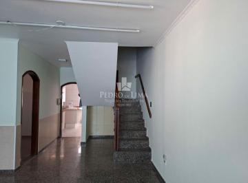 Casa · 180m² · 3 Quartos · 3 Vagas · Sobrado na Região de São Miguel