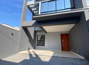 Foto 01 · Sobrado Geminado a venda no bairro América em Joinville-SC: 4 quartos, 2 suítes, 2 salas, 1 banheiro