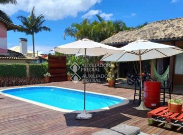 760587_i9F5287jk7p6427_760587690bba656fc8b.jpg · Auxiliadora Predial Lagoa da Conceição aluga casa com 3 dormitorios, sendo uma suite