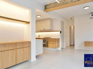 Apartamento · 100m² · 4 Quartos · 2 Vagas · Apartamento 3 quartos e um escritório, totalmente reformado, em prédio com elevador, portaria 24 hor