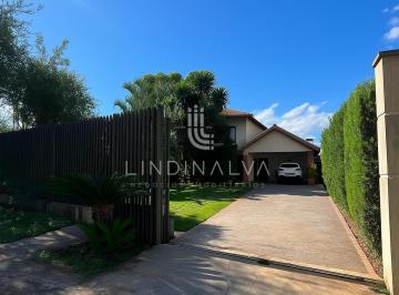 Casa · 255m² · 5 Vagas · Sobrado à venda com 4 suítes e espaço gourmet em Foz do Iguaçu