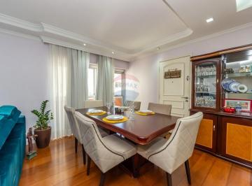 Apartamento · 130m² · 3 Quartos · 1 Vaga · Amplo Apartamento 3 Quartos com Suíte e Varanda – Excelente Conservação!