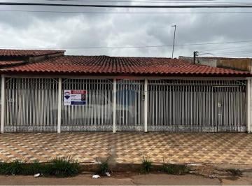 Casa · 250m² · 4 Quartos · 3 Vagas · Vendo casa na QNM 7 de Ceilandia Sul 4 Quartos com suíte e kitnet nos fundos