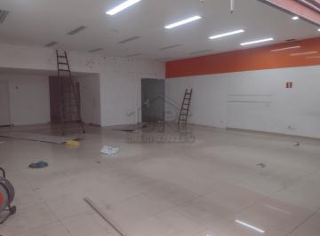Comercial · 300m² · 4 Vagas · Salão/Galpão para Locação com estacionamento em Jardim Zaira  -  Mauá