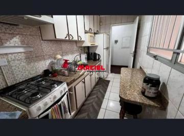 Apartamento · 67m² · 2 Quartos · Apto semi mobiliado no centro da cidade enfrente a casa do idoso, ao lado da faculdade