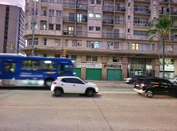 Comercial · 213m² · 3 Quartos · ️ MÁFFER IMÓVEIS ALUGA LOJA COMERCIAL na Av. Farrapos, com 213m² de área privativa, amplo imóvel com