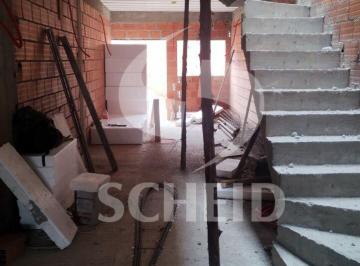 Casa · 125m² · 2 Vagas · Casa a venda no Campo Grande, 125m², 3 suítes, 2 vagas, quintal, entrega em junho de 2026.
