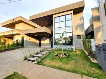 Casa · 230m² · 3 Quartos · 4 Vagas · Lindíssima casa à venda com 3 quartos, sendo 1 suíte máster com closet e hidro, piscina com cascata 