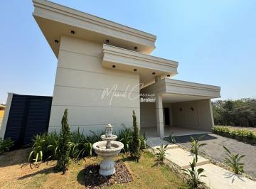 Casa · 219m² · 3 Quartos · 4 Vagas · Belíssima casa à venda com 3 suítes, sendo 1 suíte máster com closet e hidromassagem, área Gourmet e