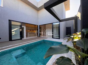 Casa · 205m² · 3 Quartos · 4 Vagas · Belíssima casa à venda com 3 suítes, sendo 1 suíte máster com closet, área Gourmet, piscina com casc