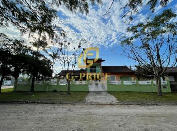 Casa · 137m² · 4 Quartos · 3 Vagas · Sobrado de Esquina apenas 200mts do Mar em Região Nobre da Cidade