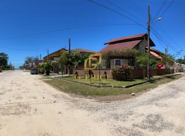 Casa · 115m² · 3 Quartos · 2 Vagas · Excelente Sobrado de Esquina Apenas 200mts da Praia