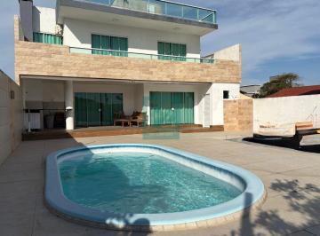 Casa · 372m² · 3 Quartos · 6 Vagas · Casa incrível com uma linda vista para o mar – Praia de Canto Grande em Bombinhas-SC!