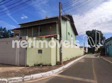 4f9d2a4d-1-m_975ce096-a8dc-476b-adc2-d6f2ace4befb.jpg · Casa Ampla de 2 Pavimentos na Avenida Rabelo – Frente para Área Verde