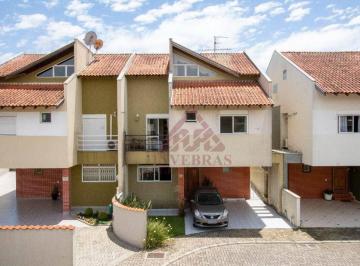 c4d677692928ce3b58775d7fbcaef724e21e9b0b · Sobrado 202m², 4 quartos(suíte), ático c/ lavabo,  espaço gourmet c/ churrasqueira, 2 garagens-próxi